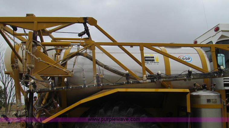 image for item G2161 1996 Ag-Chem TerraGator 1803 self-propelled sprayer floater