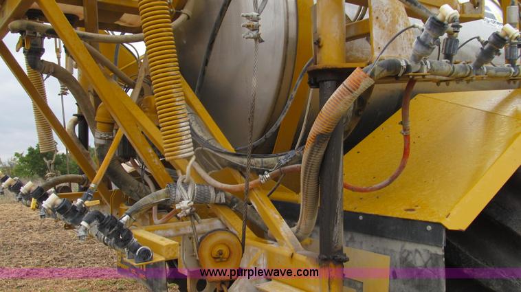 image for item G2161 1996 Ag-Chem TerraGator 1803 self-propelled sprayer floater