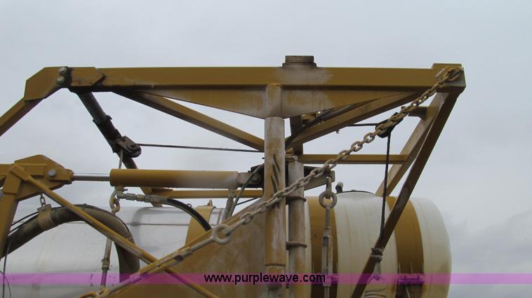 image for item G2161 1996 Ag-Chem TerraGator 1803 self-propelled sprayer floater