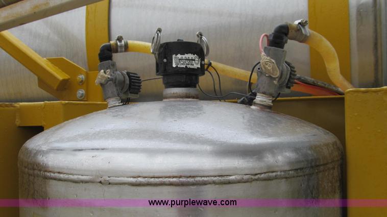 image for item G2161 1996 Ag-Chem TerraGator 1803 self-propelled sprayer floater