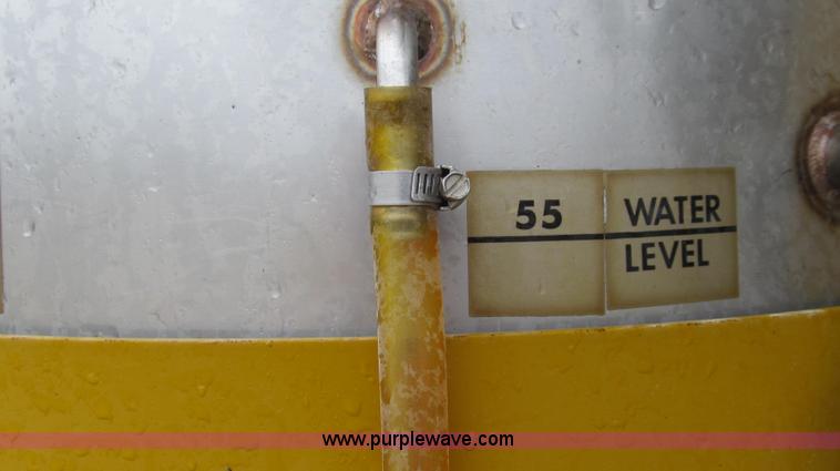 image for item G2161 1996 Ag-Chem TerraGator 1803 self-propelled sprayer floater