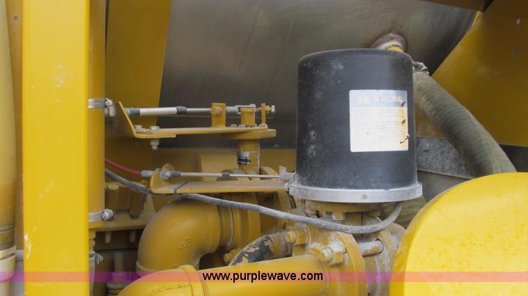 image for item G2161 1996 Ag-Chem TerraGator 1803 self-propelled sprayer floater