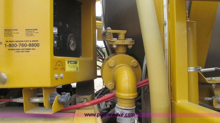 image for item G2161 1996 Ag-Chem TerraGator 1803 self-propelled sprayer floater