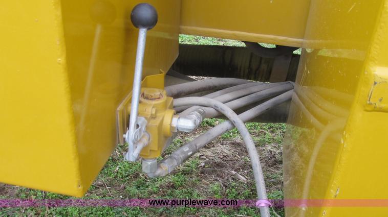 image for item G2161 1996 Ag-Chem TerraGator 1803 self-propelled sprayer floater