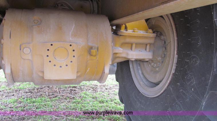 image for item G2161 1996 Ag-Chem TerraGator 1803 self-propelled sprayer floater