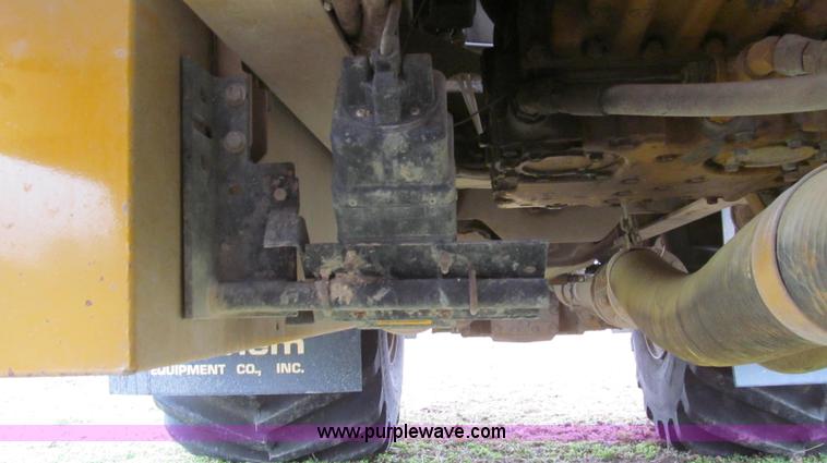 image for item G2161 1996 Ag-Chem TerraGator 1803 self-propelled sprayer floater