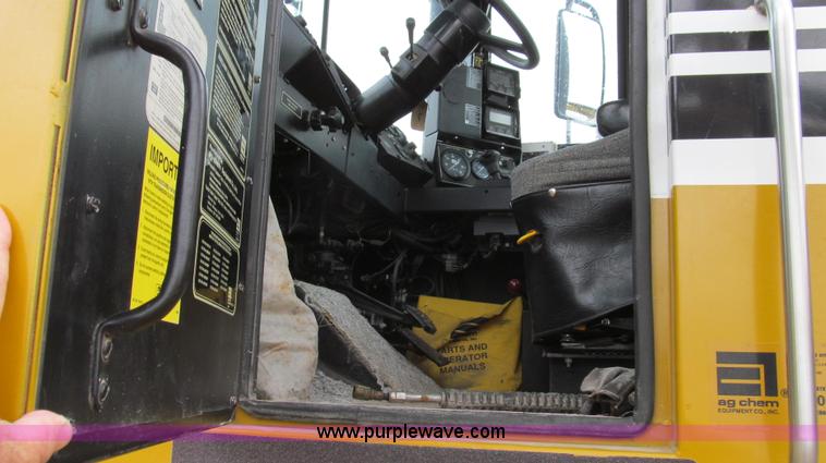 image for item G2161 1996 Ag-Chem TerraGator 1803 self-propelled sprayer floater