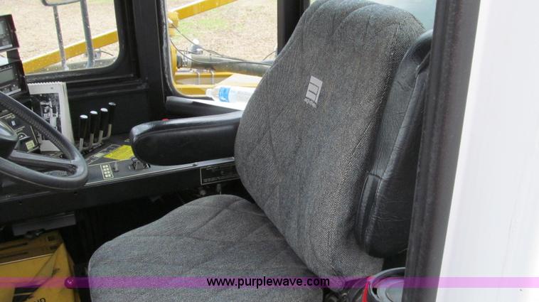 image for item G2161 1996 Ag-Chem TerraGator 1803 self-propelled sprayer floater