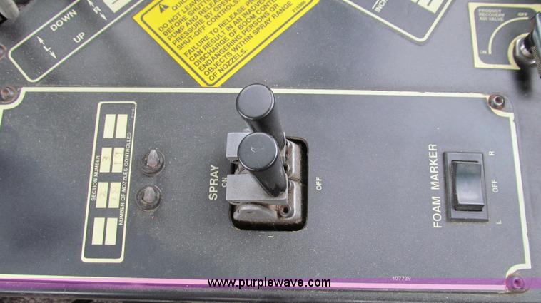 image for item G2161 1996 Ag-Chem TerraGator 1803 self-propelled sprayer floater