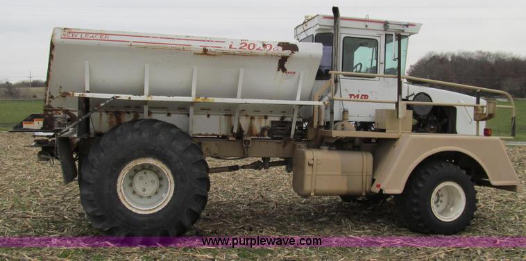 image for item G2176 1993 Tyler 4275 dry fertilizer spreader truck