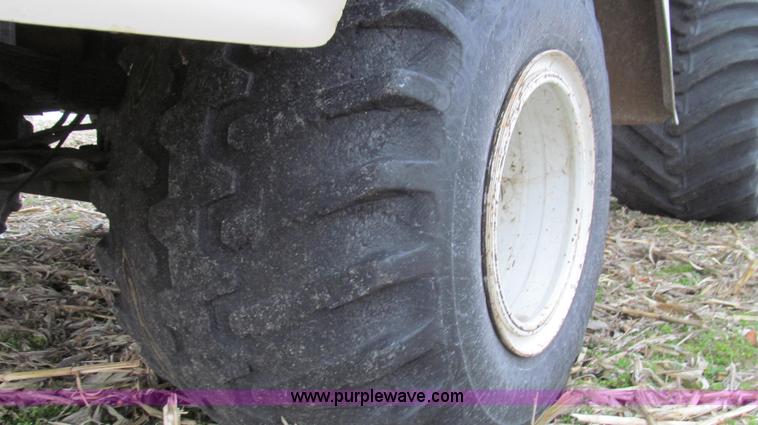 image for item G2176 1993 Tyler 4275 dry fertilizer spreader truck