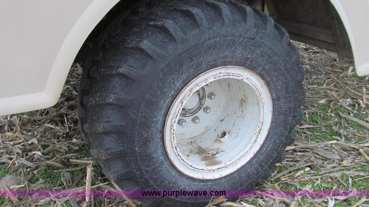 image for item G2176 1993 Tyler 4275 dry fertilizer spreader truck