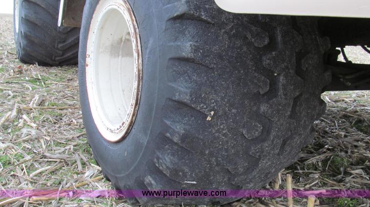 image for item G2176 1993 Tyler 4275 dry fertilizer spreader truck