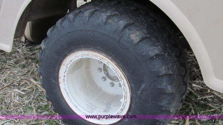 image for item G2176 1993 Tyler 4275 dry fertilizer spreader truck