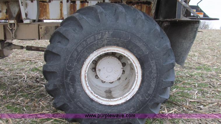 image for item G2176 1993 Tyler 4275 dry fertilizer spreader truck
