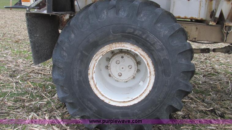 image for item G2176 1993 Tyler 4275 dry fertilizer spreader truck