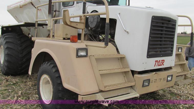 image for item G2176 1993 Tyler 4275 dry fertilizer spreader truck