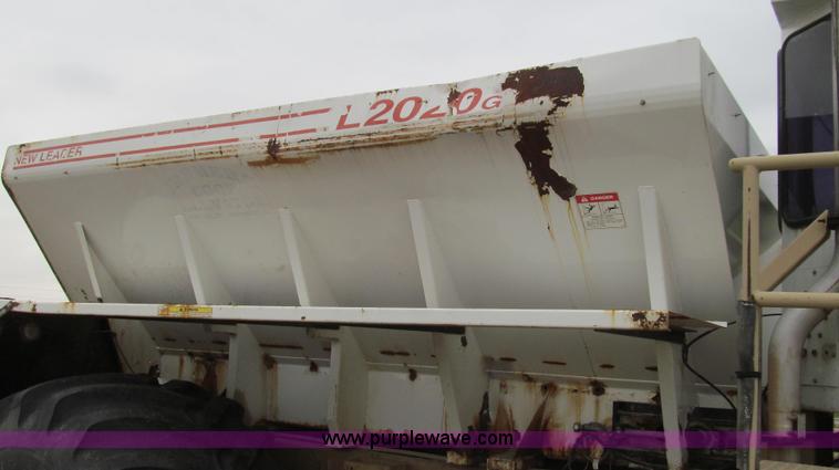 image for item G2176 1993 Tyler 4275 dry fertilizer spreader truck