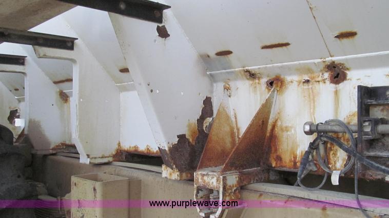 image for item G2176 1993 Tyler 4275 dry fertilizer spreader truck