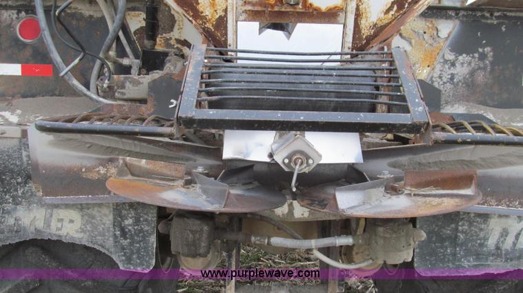 image for item G2176 1993 Tyler 4275 dry fertilizer spreader truck