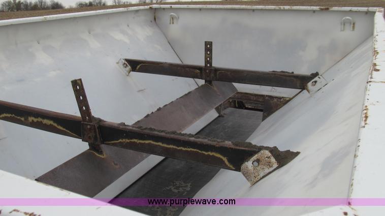 image for item G2176 1993 Tyler 4275 dry fertilizer spreader truck