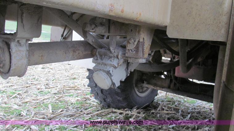 image for item G2176 1993 Tyler 4275 dry fertilizer spreader truck