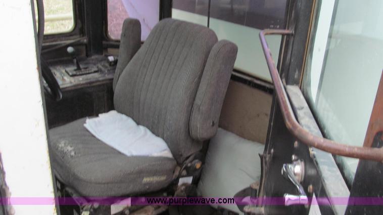 image for item G2176 1993 Tyler 4275 dry fertilizer spreader truck