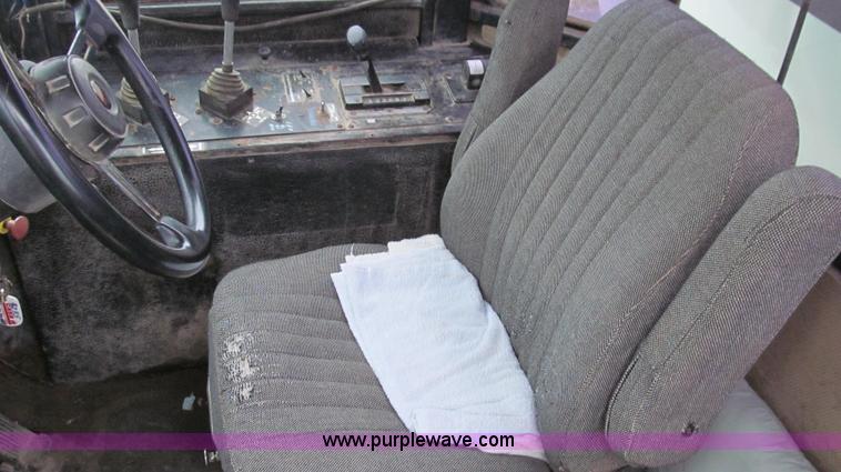 image for item G2176 1993 Tyler 4275 dry fertilizer spreader truck