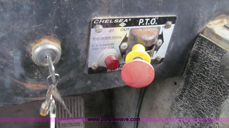 image for item G2176 1993 Tyler 4275 dry fertilizer spreader truck