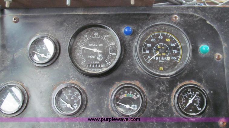 image for item G2176 1993 Tyler 4275 dry fertilizer spreader truck