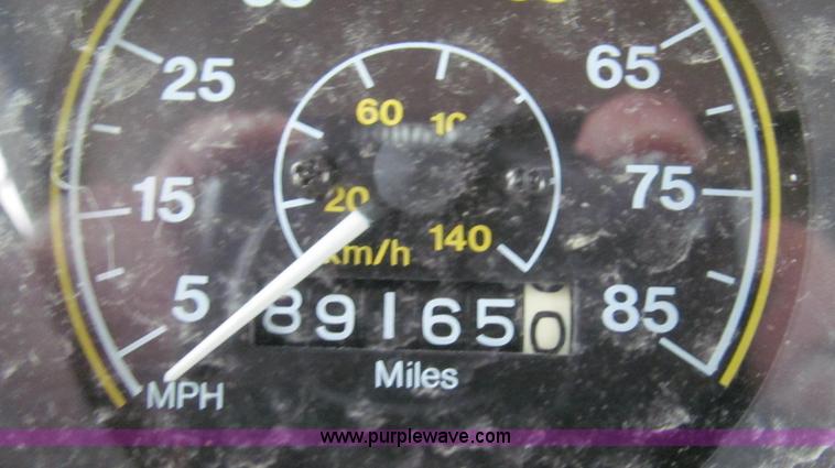 image for item G2176 1993 Tyler 4275 dry fertilizer spreader truck