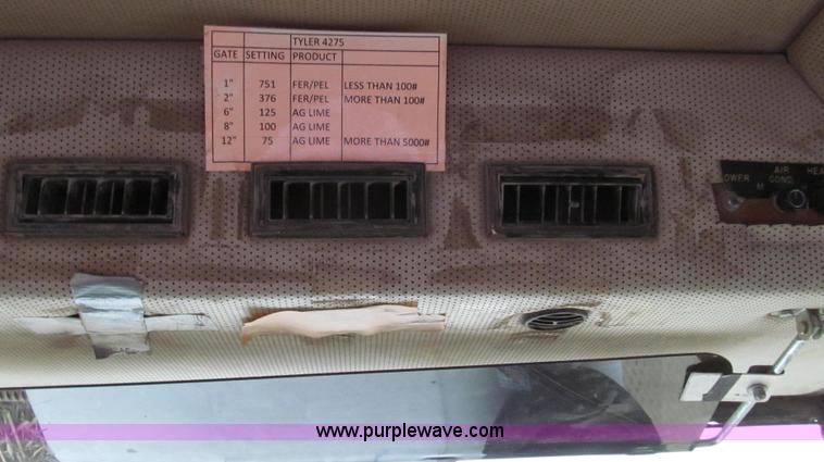 image for item G2176 1993 Tyler 4275 dry fertilizer spreader truck