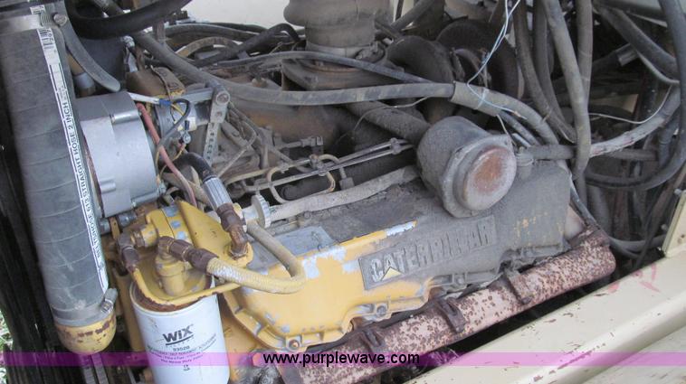 image for item G2176 1993 Tyler 4275 dry fertilizer spreader truck