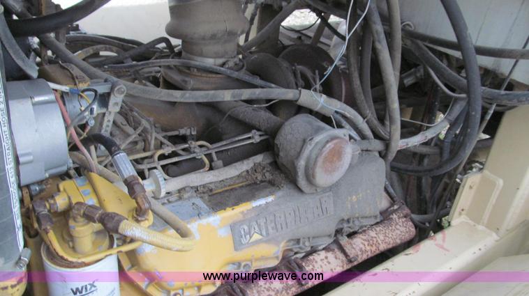 image for item G2176 1993 Tyler 4275 dry fertilizer spreader truck