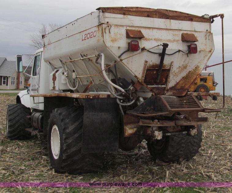 image for item G2177 1994 International 4900 dry fertilizer spreader truck