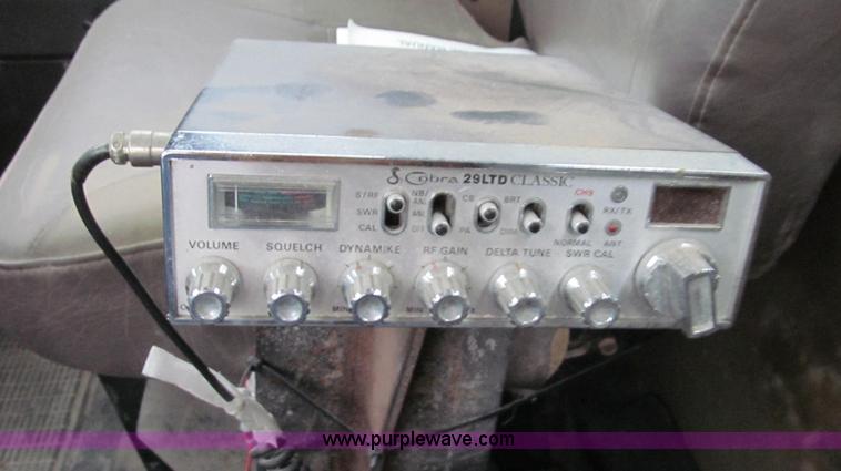 image for item G2177 1994 International 4900 dry fertilizer spreader truck