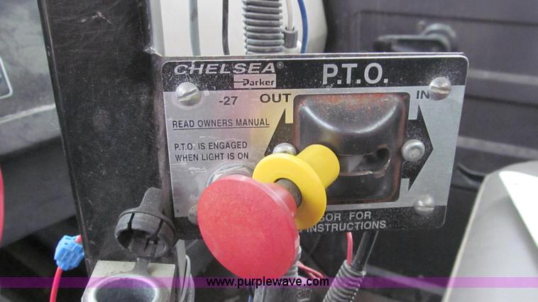 image for item G2177 1994 International 4900 dry fertilizer spreader truck