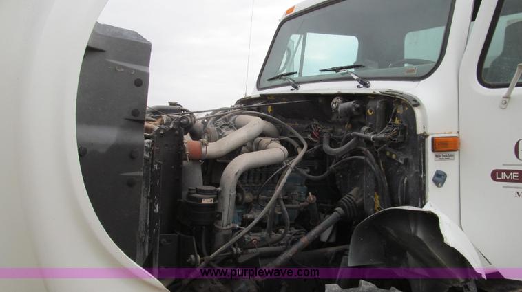 image for item G2177 1994 International 4900 dry fertilizer spreader truck