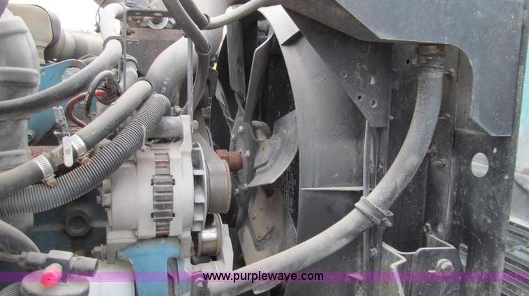 image for item G2177 1994 International 4900 dry fertilizer spreader truck