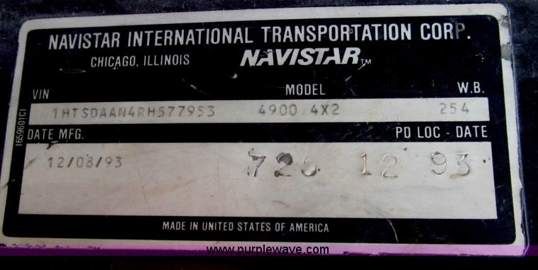 image for item G2177 1994 International 4900 dry fertilizer spreader truck