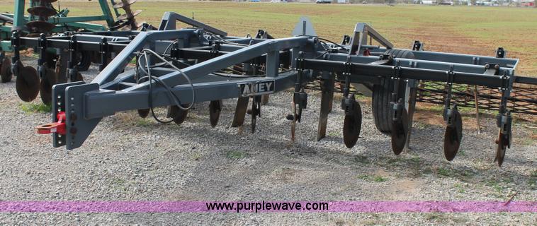 image for item G5856 2011 Laney 2013ST ripper plow