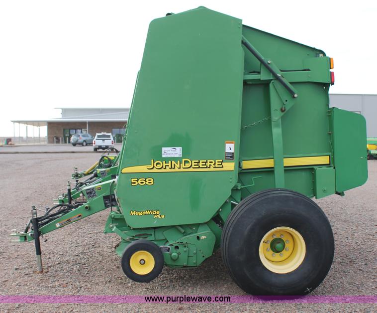 image for item G5860 2007 John Deere 568 round baler