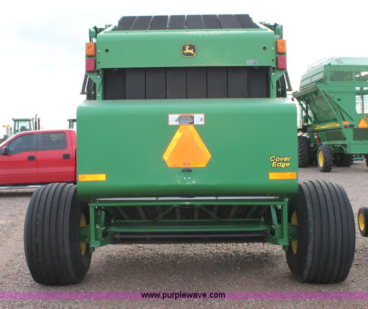 image for item G5860 2007 John Deere 568 round baler