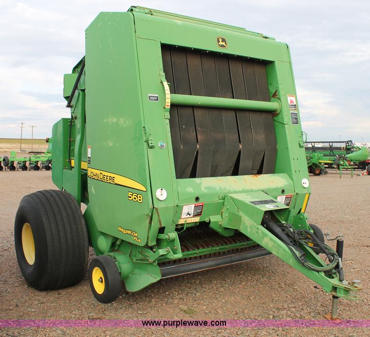image for item G5860 2007 John Deere 568 round baler