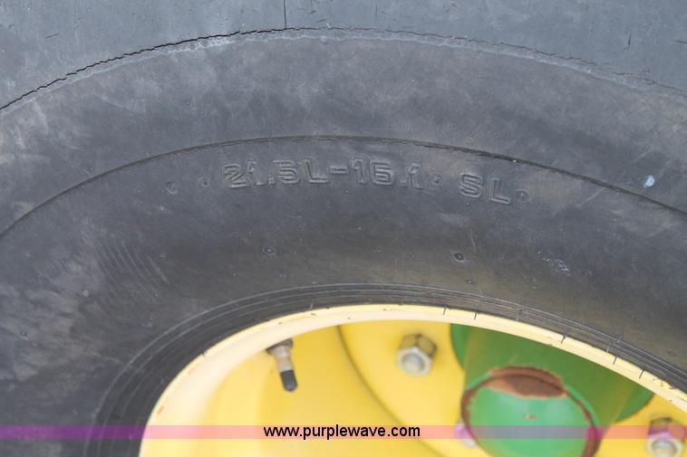 image for item G5860 2007 John Deere 568 round baler