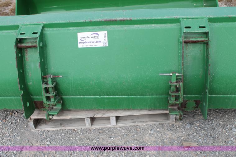 image for item G5862 John Deere loader bucket