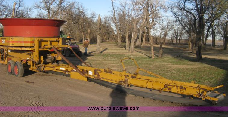 image for item H4356 HayBuster H1100 Big Bite self-contained hay grinder