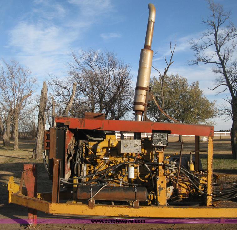 image for item H4356 HayBuster H1100 Big Bite self-contained hay grinder