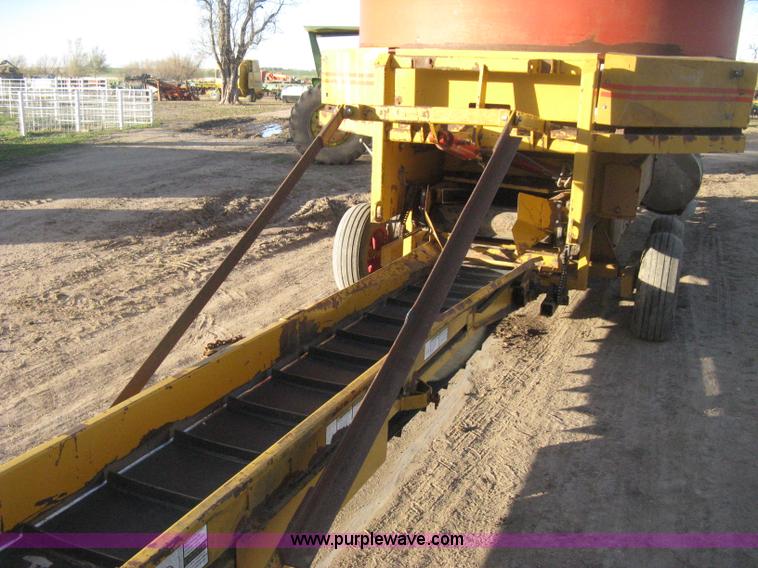 image for item H4356 HayBuster H1100 Big Bite self-contained hay grinder