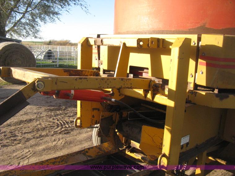 image for item H4356 HayBuster H1100 Big Bite self-contained hay grinder